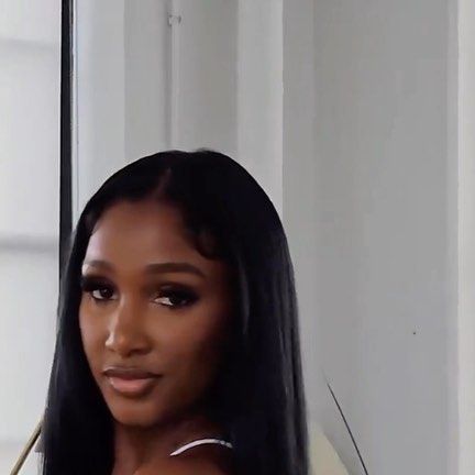 Bernice Burgos Hairstyles, Bernice Burgos, June 16, Half Up Half Down, Black Magic, Half Up, Body Goals, Hairstyles, Hair Styles