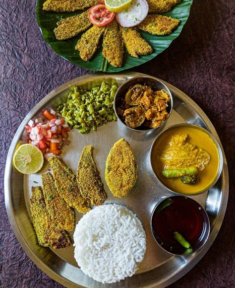 Thali which famous in Goa and every goans favourite. Amazing Indian food 😍 Fish Thali, Tiffin Ideas, Sole Fish, Fish Fried, Long Beans, Long Bean, My Plate, Homemade Food, Fried Fish