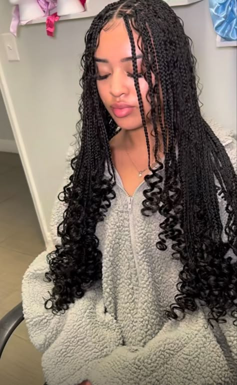 Chloe Core, School Braids, Hair Aesthetics, Beyonce Outfits, Big Box Braids Hairstyles, Goddess Braids Hairstyles, Box Braids Hairstyles For Black Women, Braid Hairstyle, Braids Hairstyles Pictures