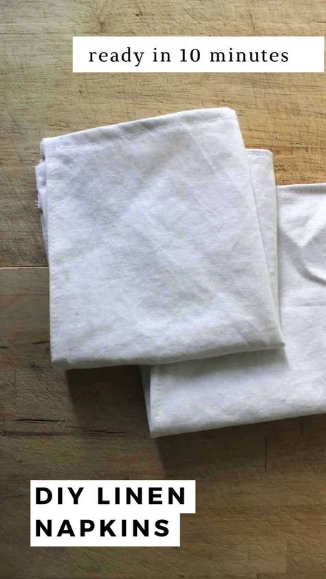 Two DIY linen napkins folded on a light wooden background. Diy Dinner Napkins, Diy Table Linens, Diy Napkins Wedding, Diy Linen Napkins, Diy Wedding Napkins, Dining Outside, Food With Friends, Handmade Napkins, Clothing Projects