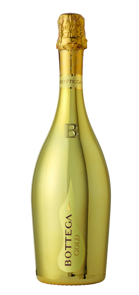 Bottega Gold's restyled gilded bottle Gold Champagne Bottle, Cocktail Trends, Prosecco Cocktails, Travel Retail, Champagne Cocktail, Exotic Food, Food Pairings, Mini Bottles, Sparkling Wine