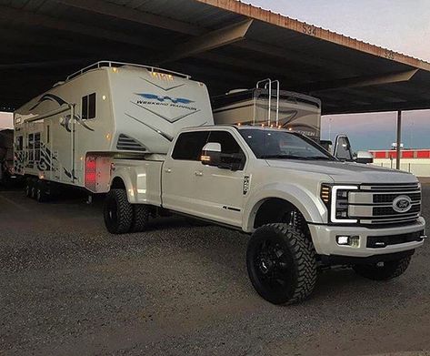 2017 Ford Super Duty equipped with a Fabtech 6" System #fabtech #fabtechmotorsports #ford #superduty #f250 #f350 #liftedtrucks #f450 #dually Ford F350 Super Duty Dually, F450 Dually, Ford F350 Dually, 2017 F250, Ford Dually, F350 Dually, Ford F450 Super Duty, Ford Super Duty Trucks, Diesel Trucks Ford