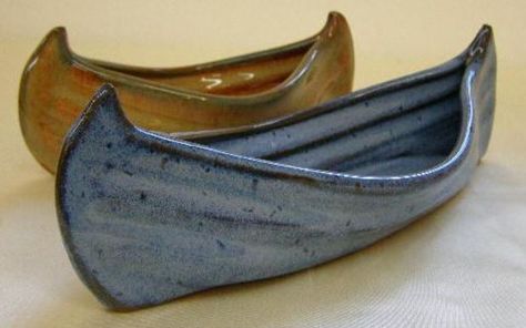 Clay Boats Pottery, Clay Slab Projects, Handbuilt Pottery Ideas, Ceramic Boat, Ceramics Pottery Bowls, Slab Ceramics, Handmade Ceramic Planters, Farmhouse Pottery, Sculptures Céramiques