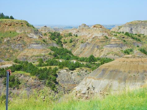 Montana Glendive Montana, Big Sky Country, Vacation Inspiration, Small Island, Big Sky, Where The Heart Is, Photography And Videography, Travel Bucket List, Rocky Mountains