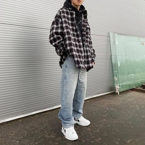 Black And White Flannel Outfit, White Flannel Outfit, Flannel Outfit, Women Right, Men Lifestyle, Jeans And Hoodie, Asian Streetwear, Streetwear For Men, Mens Outdoor Clothing