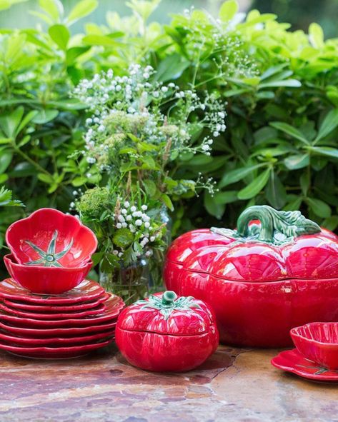 Tomato Butter, Bordallo Pinheiro, Pasta Plates, Red Tomato, Pasta Bowl, Tomato Pasta, Tomato Salad, Fruit Plate, Pasta Bowls