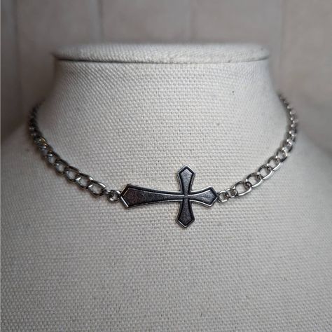 Choker Cross Chain Link Necklace Measures Approximately 14" & Is Finished With A Lobster Clasp And 1.5 Inch Extension Chain. Baddie Wishlist, Emo Necklace, Alt Jewelry, Scene Jewelry, Goth Choker, Cross Jewelry Necklace, Cross Choker, Custom Bling, Ball Chain Necklace