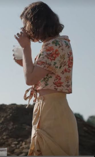 Gangsta Paradise, Lilly James, Vintage Capsule Wardrobe, Period Romance, Fifties Fashion, Beautiful Curly Hair, Long Light, Lily James, 40s Fashion