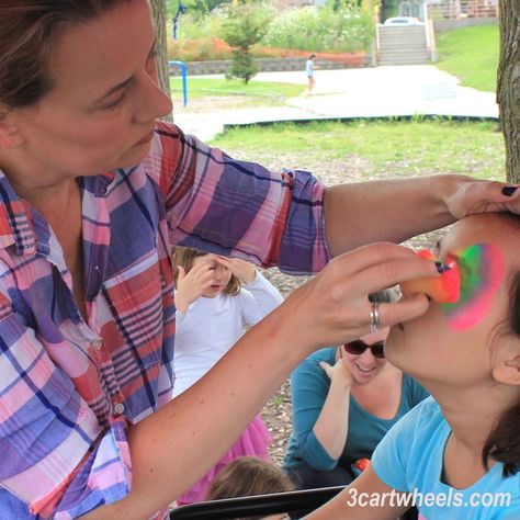 How to Become a Professional Face Painter Face Painting Business, Face Painting Supplies, Places To Volunteer, Face Painting Tips, Black Face Paint, Event Director, Face Paint Kit, Company Picnic, Opening A Business