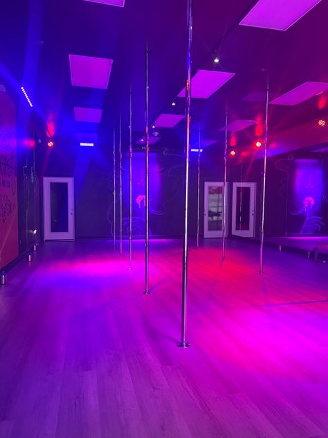 Pole Dance Room, Pole Dancer Aesthetic, Strip Club Aesthetic, Pole Dance Aesthetic, Strip Aesthetic, Pole Aesthetic, Cage Dancer, Strip Club Outfit, Table Dance