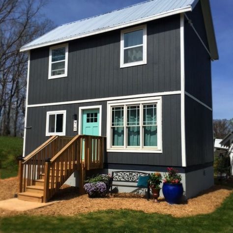 People Are Turning Home Depot Tuff Sheds Into Affordable Two-Story Tiny Homes Tuff Shed Tiny House, Tuff Sheds, Home Depot Tiny House, Home Depot Shed, Shed Tiny Home, Shed House, Prefab Sheds, Tiny House Kits, Shed Tiny House