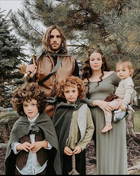 Family Medieval Costumes, Hobbit Couples Costume, Gandalf And Frodo Costume, Family Lord Of The Rings Halloween Costumes, The Hobbit Halloween Costumes, Woodland Costume Family, Ren Faire Family Costumes, Couple Halloween Costumes Lord Of The Rings, Lotr Costume Family