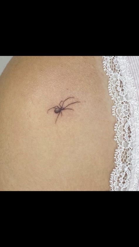 Minimalist Spider Tattoo, Dainty Spider Tattoo, Tiny Spider Tattoo, Small Spider Tattoo, Simple Leg Tattoos, Black Widow Tattoo, Simple Draw, Draw Tattoo, Tiny Spiders