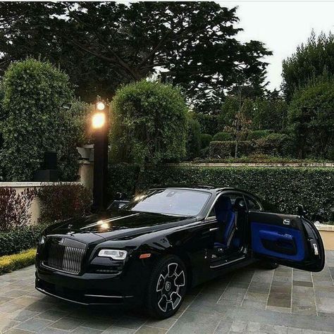 Prom Cars, Black Rolls Royce, Prom Car, Phantom Car, Most Luxurious Car, Roll Royce, Rolls Royce Motor Cars, Top Luxury Cars, Luxurious Cars