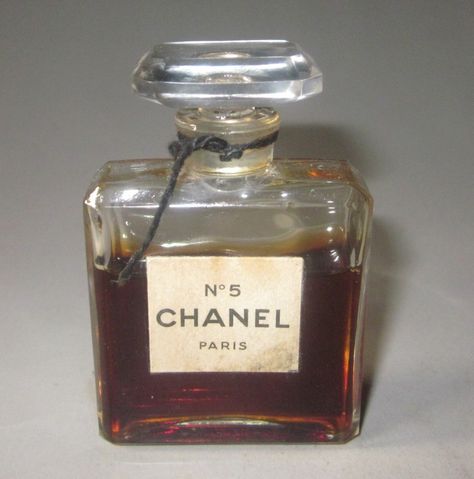 1930s Chanel, Chanel No 5 Perfume, Chanel Perfume Bottle, Heather Chandler, Perfume Chanel, Chanel No 5, Antique Perfume Bottles, Chanel Perfume, Antique Perfume