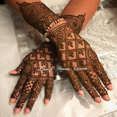 1,633 Likes, 6 Comments - Promy Bari (@promyshennacavern) on Instagram: “Other side of Sulekha's bridal henna. She wanted me to recreate the netting by the amazing Nashwah…” Tattoo Planets, Sparrow Tattoo, Tattoo Dotwork, Band Tattoos, Tato Henna, Mehndi Designs 2018, Mehndi Designs Bridal Hands, Henna Art Designs, Tattoo Magazine