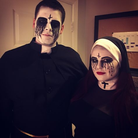 Couples scary priest and nun Halloween costume Scary Priest, Priest Halloween Costume, Priest Halloween, Priest Aesthetic, Scary Couples Costumes, Zombie Couple Costume, Nun Halloween Costume, Nun Halloween, Scary Couples Halloween Costumes