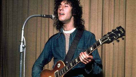 The story of Peter Green, one of British blues' most mythologized - and influential - players | Guitar World Peter Green Fleetwood Mac, John Mcvie, Peter Green, Mick Fleetwood, John Mayall, Lindsey Buckingham, Rock Guitarist, Black Magic Woman, Magic Women