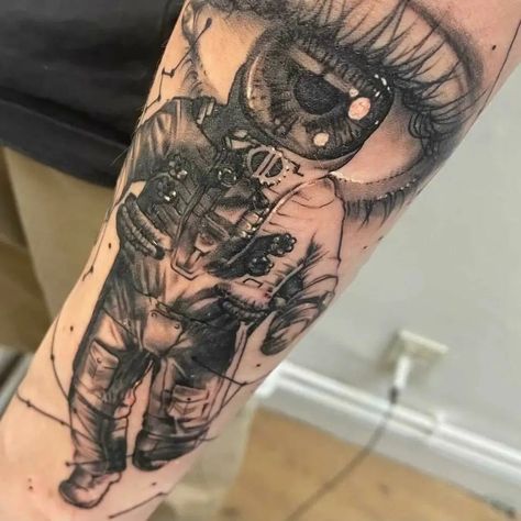 Multiverse Tattoo, Astronaut Tattoo, Tattoo For Son, Eye Tattoo, Tat Ideas, An Eye, Skull Tattoo, Tatting, Universe