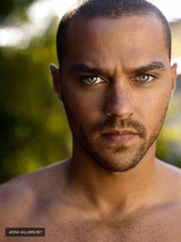 Jesse Williams. Dr Avery, Jessie Williams, Jackson Avery, Jesse Williams, Detroit Become Human, Gorgeous Eyes, Film Tv, Hot Actors, Grey's Anatomy