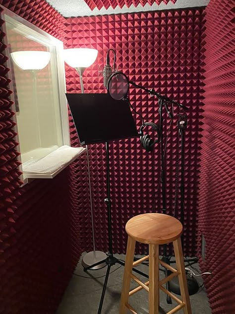 Rap Studio, Wood Sound Diffuser, Sound Booth, Vocal Booth, Music Room Design, Recording Booth, Home Recording Studio Setup, Recording Studio Setup, Closet Studio