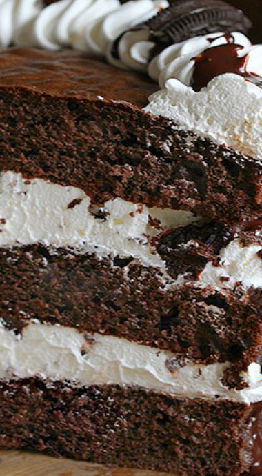 Mudslide Cake, Chocolate Cake With Chocolate Ganache, Mississippi Mud Cake, Cake With Chocolate Ganache, Mississippi Mud, Mud Cake, Gateaux Cake, Chocolate Sandwich Cookies, Cake Chocolate