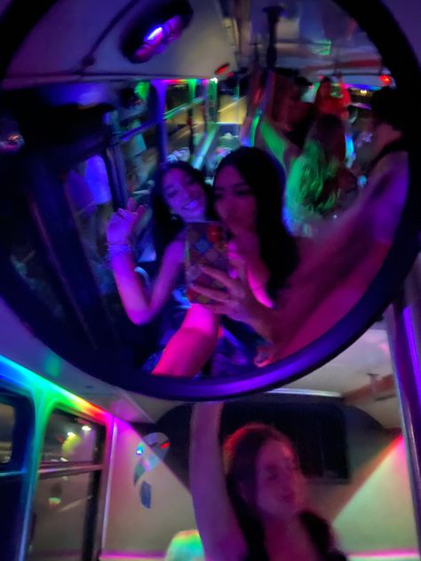 Hoco party bus Quince Party Bus, Sweet 16 Party Bus, Party Bus Aesthetic, Party Bus Ideas, Birth Ideas, Party Bus Birthday, Sweet Sixteen Party Themes, Hoco Party, 17th Birthday Party Ideas