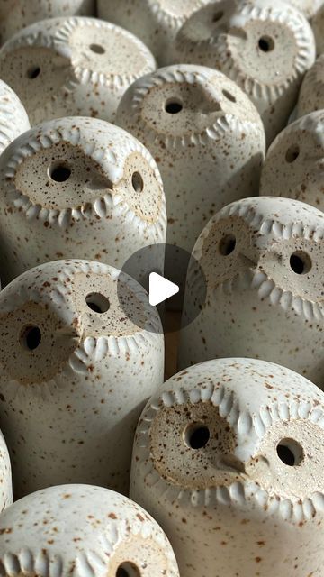 Animal Pottery Ideas, Ceramic Birds Sculpture, Pottery Birds, How To Make Ceramic, Owl Pottery, Little Owls, Clay Birds, Pottery Animals, Pottery Videos