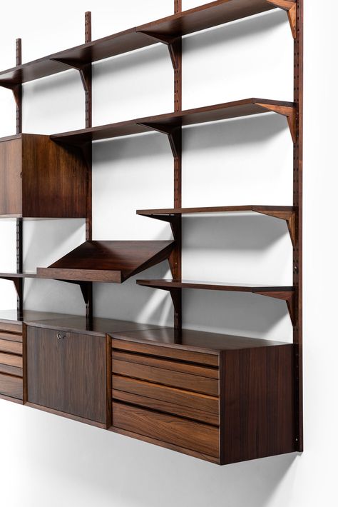 Poul Cadovius bookcase in rosewood at Studio Schalling Wall Shelving Ideas, Industrial Desks, Shelves Design Ideas, Shelves Design, Wall Shelving, Corner Wall Shelves, Bookcase Design, Shelving Design, Showroom Interior Design