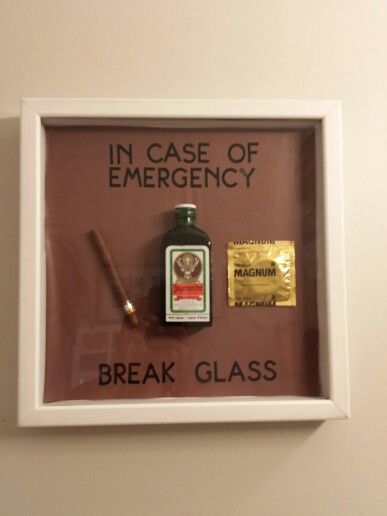 Hilarious. It was pinned by previous pinner for a guy housewarming gift. Funny as hell. Guy Friend Gifts, Astuces Diy, Cadeau Diy, In Case Of Emergency, Gag Gifts, Birthday Humor, Homemade Gifts, Xmas Gifts, Creative Gifts