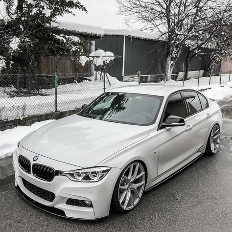 BMW F30 3 series white winter Cheap Sports Cars, Carros Bmw, Car Wheels Diy, Bmw Serie 1, Camaro Car, Ford Mustang Car, Bmw F30, Car Wheels Rims, Wallpaper White