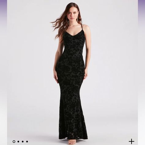 Formal Black Dress, Mermaid Fit. Never Worn, Still Has The Tags On It. Black Velvet Mermaid Dress, Bridesmaids Styles, Sequin Top Dress, Spring Trends Outfits, Bodycon Dresses Casual, Summer Bodycon Dress, White Prom Dress, Long Midi Dress, Fame Dr