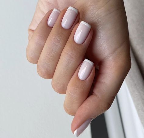 Simple French Nails Square, Medium Milky White Nails, Tapered Squoval Nails, Middle Length Nails, Nails Minimalist Design, Nails Middle Length, Nails Square Medium, Square Short Nails, Short Nails Square