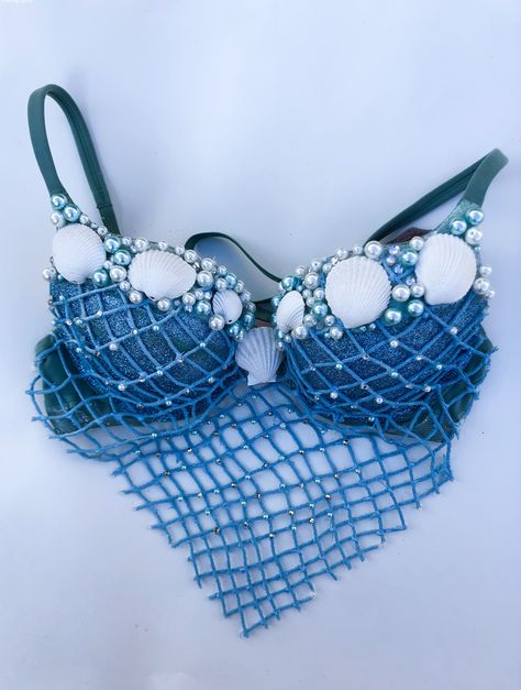 DIY Mermaid bra, DIY, DIY Bra decoration, DIY costume, DIY halloween costume, little mermaid aesthetic, little mermaid bra costume diy, little mermaid inspired, little mermaid diy Mermaid Homemade Costume, Seashell Bra Diy, Diy Merman Costume, Mermaid Costume Diy Womens, Diy Mermaid Top For Women, Women’s Mermaid Costume, Mermaid Halloween Costumes Diy, Diy Mermaid Bra Top, Adult Mermaid Costume Diy