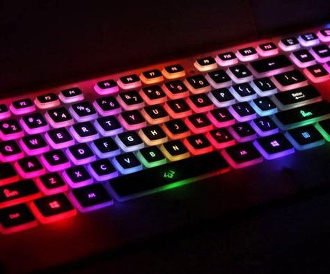 Give your laptop a technicolor makeover with the rainbow light up keyboard. This colorful cover slips right over the keyboard and creates a glowing rainbow aura while the ergonomic and non-slip design makes it ideal for gaming. Alternative Beauty, Computer Wallpaper Hd, Tech Room, Teen Stuff, Art Walls, Technology Diy, Ableton Live, Rainbow Aura, Cooler Master