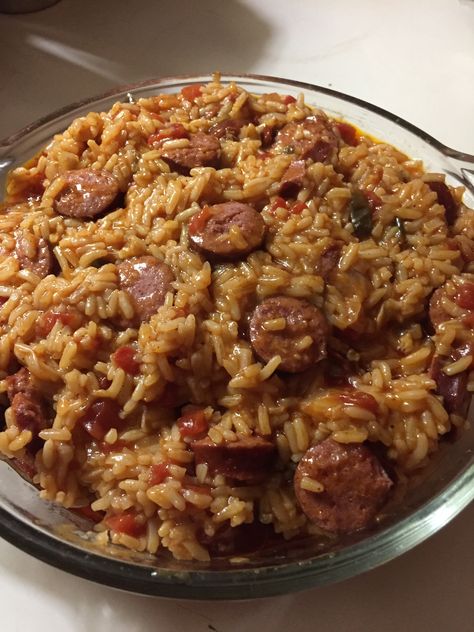 Zatarain jambalaya with smoked sausage Jumbilyia Recipes, Yellow Rice Instant Pot, Jambalaya Pasta Recipe, Easy Jambalaya Recipe, Zatarains Jambalaya, Jambalaya Recipes, Easy Jambalaya, Sausage Jambalaya Recipe, Recipe With Shrimp