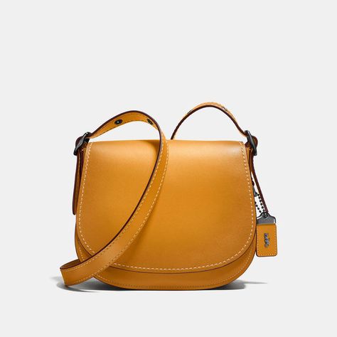 Coach Saddle 23 Loewe Hammock Bag, Coach Saddle Bag, Tan Leather Handbags, Vintage Crossbody Bag, Bag Obsession, Leather Saddle Bags, Cheap Bags, Leather Hobo Bag, Brown Bags