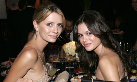 The OC star Rachel Bilson has revealed her surprise following her co-star Mischa... Summer The Oc Aesthetic, Kaitlin Cooper The Oc, Summer The Oc Outfits, The Oc Fashion, The Oc Outfits, The Oc Aesthetic, Rachel Bilson Hair, Rachel Bilson The Oc, Summer The Oc