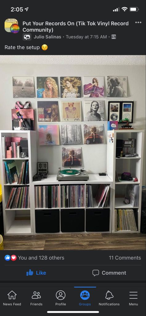 Music Shelf Aesthetic, Cute Ways To Display Vinyl Records, Record Set Up Bedroom, Vinyl Set Up Ideas, Vinyl Display Aesthetic, Vynil Wall Decor Bedroom, Vinyl Setup Record Collection, Taylor Swift Vynil Collection, Vinyl Shelf Ideas