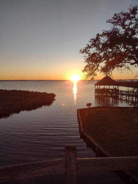 Sunset Outer Banks, Outer Banks Sunset, Beach Outer Banks, Obx Outer Banks, Obx Beach, Ocean At Night, Outer Banks Beach, Art Landscapes, Amazing Sunsets