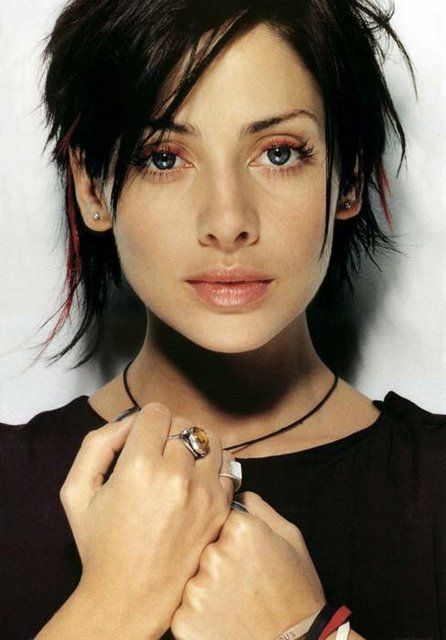 Justine Frischmann, Hair Stages, Over 40 Hairstyles, Natalie Imbruglia, Red Hair Inspo, Let Your Hair Down, Grunge Hair, Short Hairstyles For Women, Just Girl Things