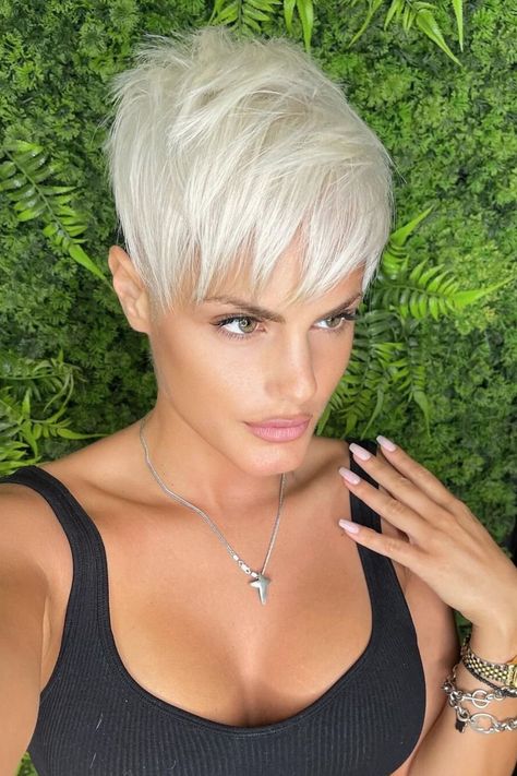 26 Pixie Cut Haircut Ideas 2024 - Fashion Trend Hacks Ultra Short Pixie Haircut, Platinum Blonde Pixie Cut, White Pixie Cut, Platinum Pixie Cut, Platinum Blonde Pixie, Short Blonde Pixie, Brunette Pixie, Textured Pixie Cut, Edgy Pixie Haircuts