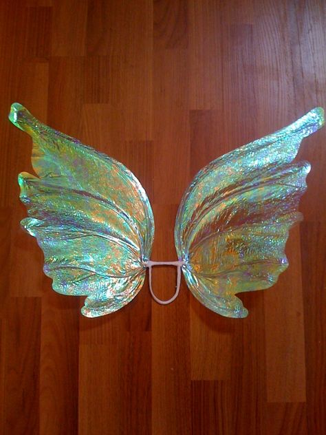 Wings Update!: faeriefashion — LiveJournal Cellophane Wings, Wings Diy, Nerdy Decor, Diy Fairy Wings, Cosplay Wings, Diy Wings, A Wing, Cosplay Tutorial, Diy Fairy