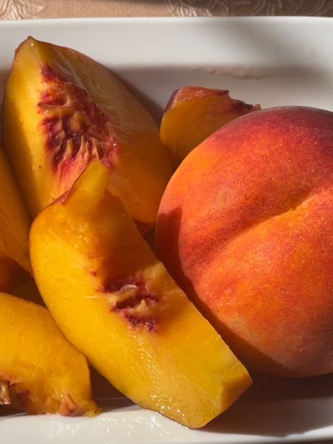 Nectarine Aesthetic, Nectarine, Healthy Fruits, Food Obsession, Pretty Food, Bon Appetit, Peaches, Health Food, Love Food