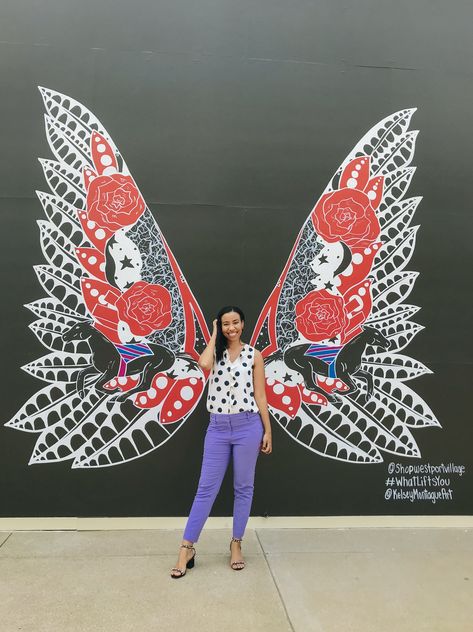 Looking for your next road trip destination? Kentucky blogger, What Nicole Wore, shares why Louisville, Kentucky should be on your list. // louisville kentucky things to do in, louisville murals, louisville city guide, work outfits women Louisville Kentucky Murals, Ib Art, Road Trip Destinations, My Old Kentucky Home, Style Edit, Hammock Camping, Louisville Kentucky, Summer Styles, Horse Farms