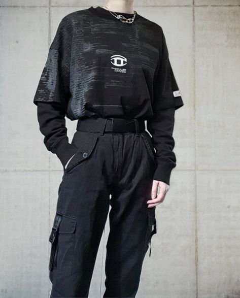 Female Techware Outfits, Dark Academia Techwear, Techcore Aesthetic Outfits, Cute Techwear, Techwear Mens, Subtle Techwear, Dark Streetwear Aesthetic, Techware Aesthetic, Techwear Aesthetic Men