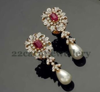 382 best Earring images on Pinterest Earrings Gold Indian, Stone Stud Earrings, Pearls Earrings, Hammered Hoop Earrings, Stud Earrings Gold, Wedding Jewellery Collection, Pearl And Diamond Earrings, Gold Jewellery Design Necklaces, Jewelry Design Earrings