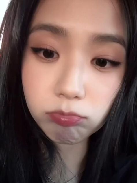 Jisoo Smile, Jisoo Face, Jisoo Video, Funny Face Gif, Jisoo Cute, Jisoo Fancam, Jisoo Icon, Miss Korea, 17 Kpop