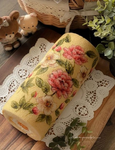 Cottagecore Deserts, Swiss Roll Cakes, Healthy And Unhealthy Food, Baker Cake, Pastry Art, Dessert Pictures, Painted Cakes, Roll Cake, Cake Roll