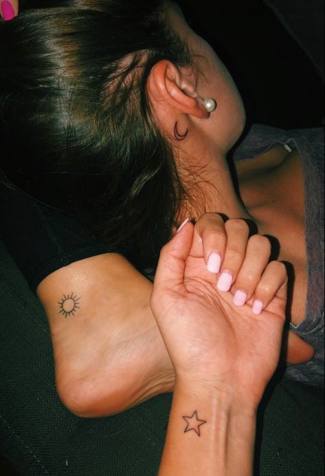 Matching Cousin Tattoos, Siblings Tattoo For 3, Cute Best Friend Tattoos, Matching Tattoos For Siblings, Pixie Tattoo, Cousin Tattoos, Cute Matching Tattoos, Small Matching Tattoos, Matching Best Friend Tattoos